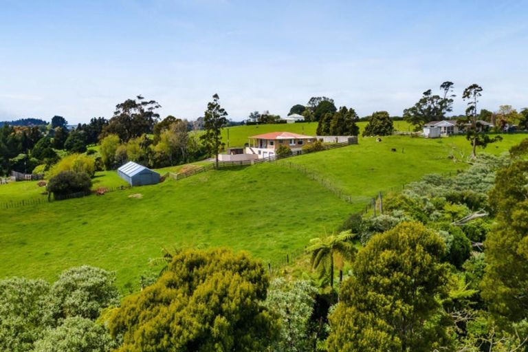 Photo of property in 200 Paraite Road, Paraite, New Plymouth, 4373