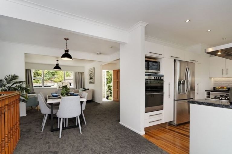 Photo of property in 315 Sturges Road, Henderson Valley, Auckland, 0612