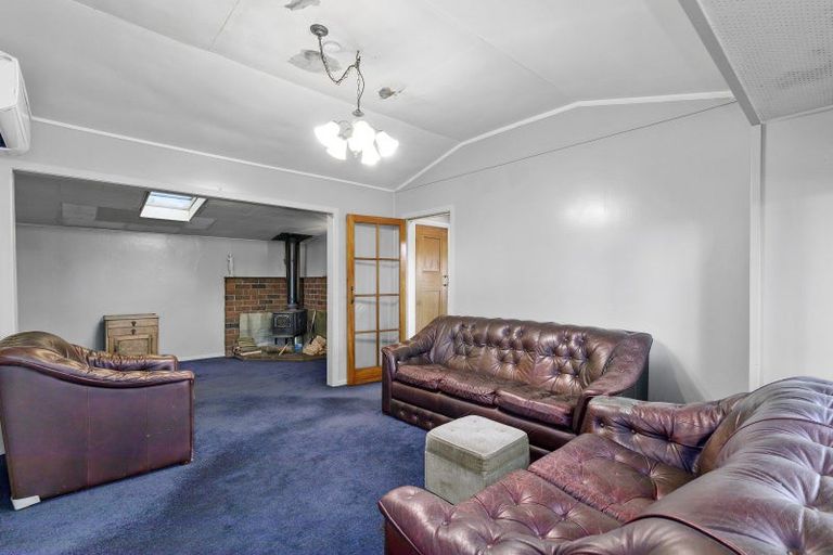 Photo of property in 2 Gurney Road, Kelson, Lower Hutt, 5010