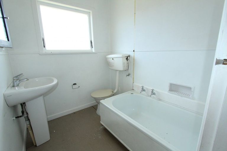 Photo of property in 21 Pohutukawa Drive, Tokoroa, 3420