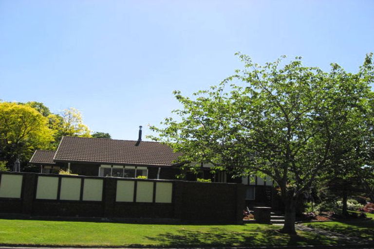 Photo of property in 25 Rembrandt Place, Burnside, Christchurch, 8053