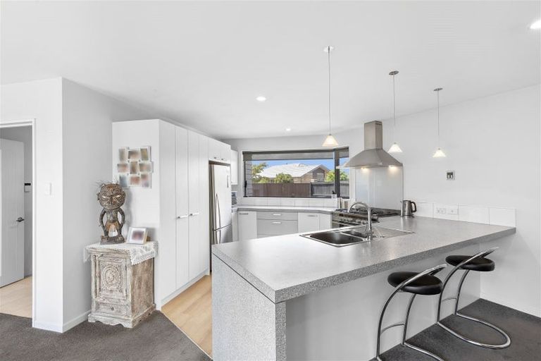 Photo of property in 8 Glen Kerran Close, Broomfield, Christchurch, 8042