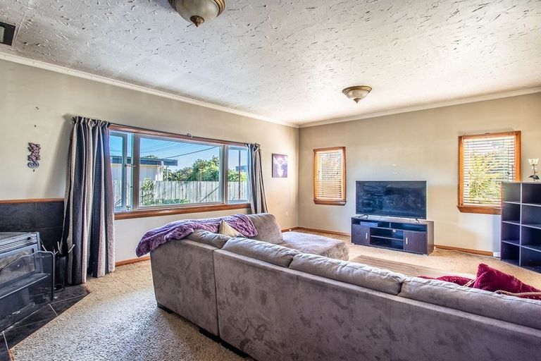 Photo of property in 14 Mahana Road, Paraparaumu Beach, Paraparaumu, 5032