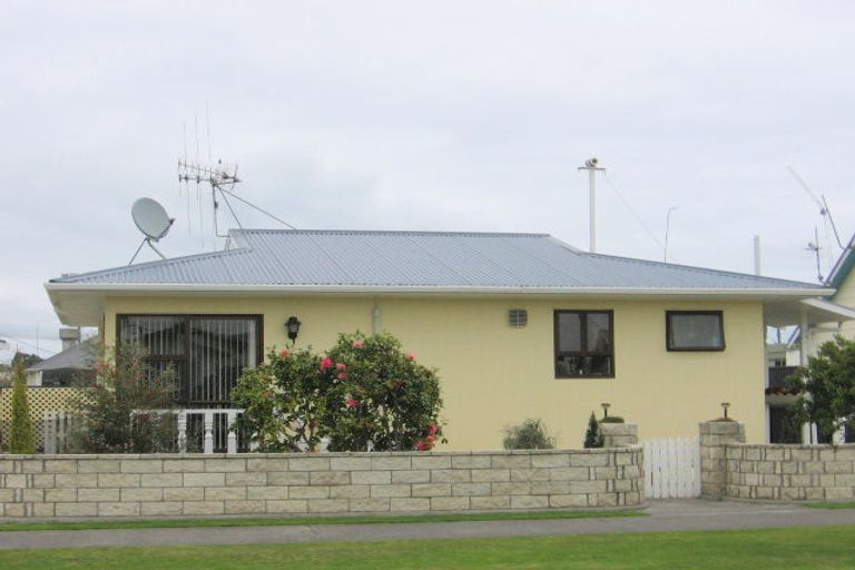 Photo of property in 8 Whittaker Street, Foxton, 4814