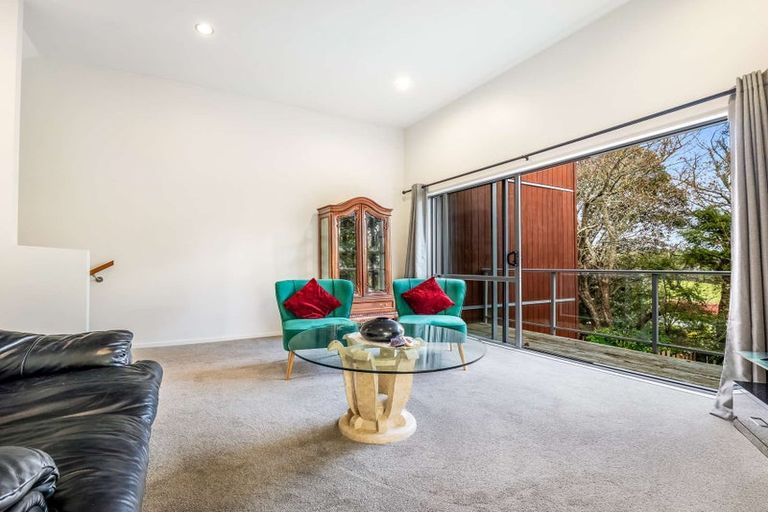 Photo of property in 76g Edmonton Road, Henderson, Auckland, 0612