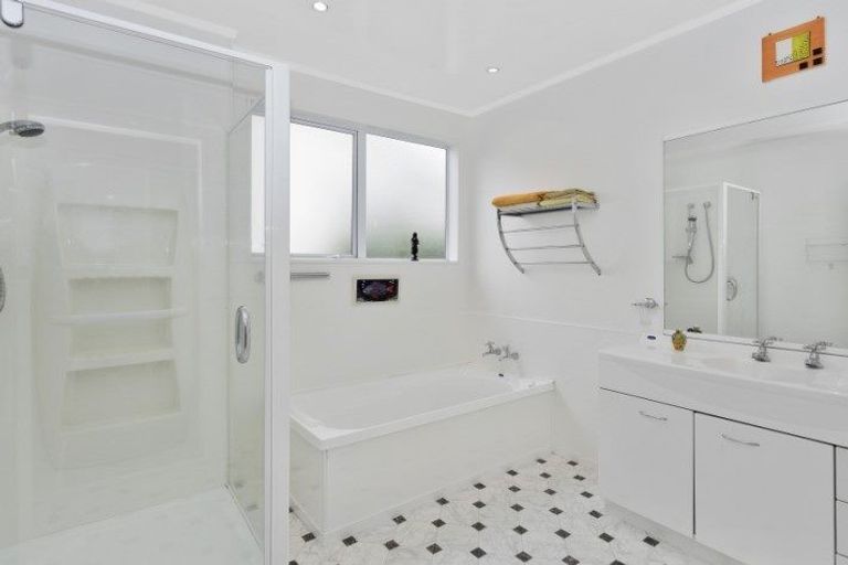 Photo of property in 49 Eskdale Road, Papakowhai, Porirua, 5024