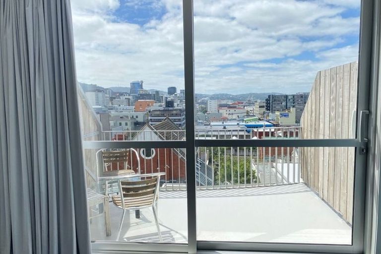 Photo of property in Qba Apartments, 4r/51 Webb Street, Mount Cook, Wellington, 6011