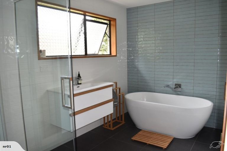 Photo of property in 13 Bayview Place, Cass Bay, Lyttelton, 8082