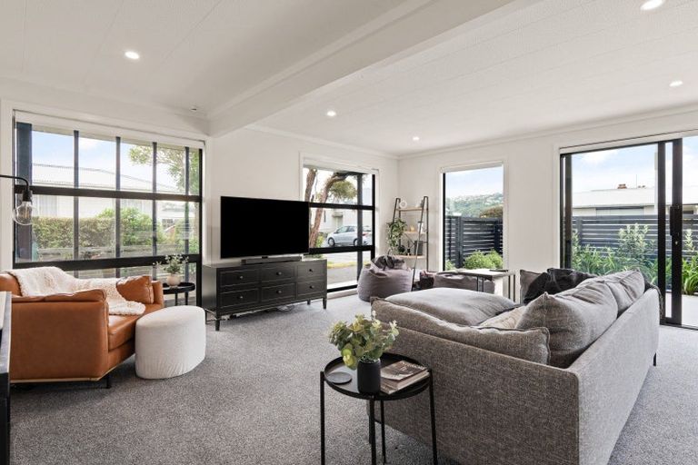 Photo of property in 165 Macandrew Road, South Dunedin, Dunedin, 9012