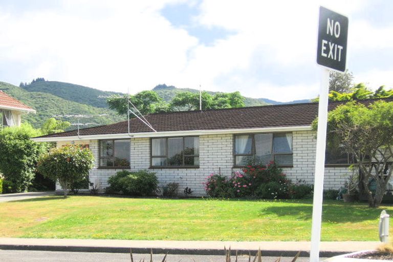 Photo of property in 1/1 Shanly Street, Brown Owl, Upper Hutt, 5018