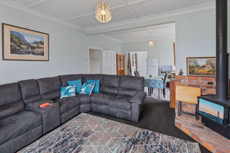 Photo of property in 2 Moore Avenue, Tawhero, Whanganui, 4501