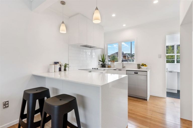 Photo of property in 3/109 Ocean View Road, Hillcrest, Auckland, 0627