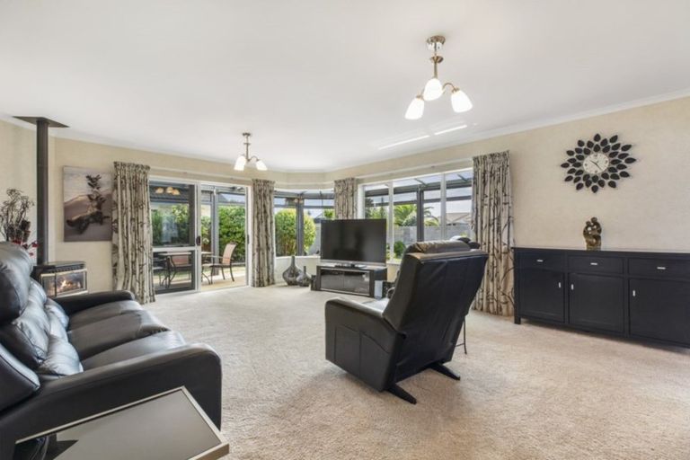 Photo of property in 90 Santa Monica Drive, Papamoa Beach, Papamoa, 3118