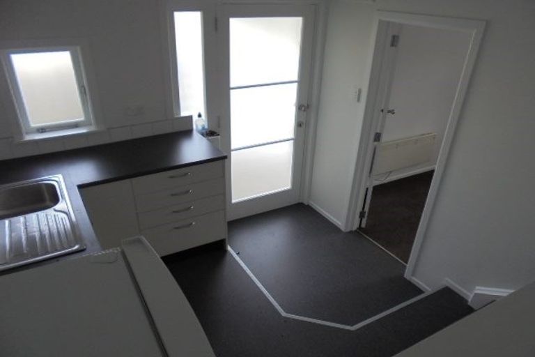 Photo of property in 132a Kelburn Parade, Kelburn, Wellington, 6012