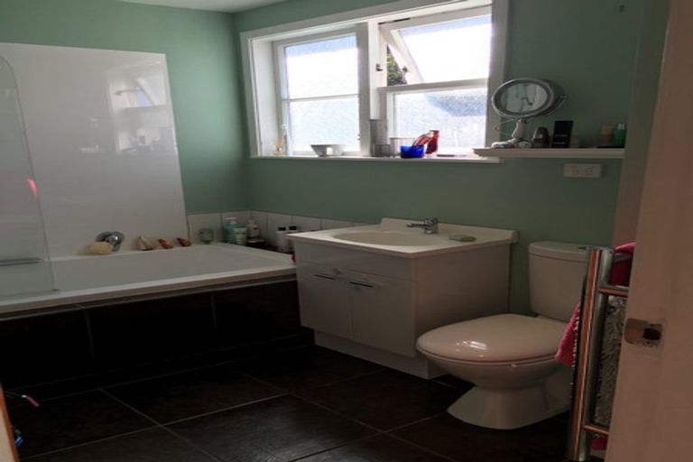 Photo of property in 4 Main Street, Hospital Hill, Napier, 4110