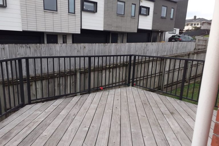 Photo of property in 13 Lewis Road, Pakuranga, Auckland, 2010