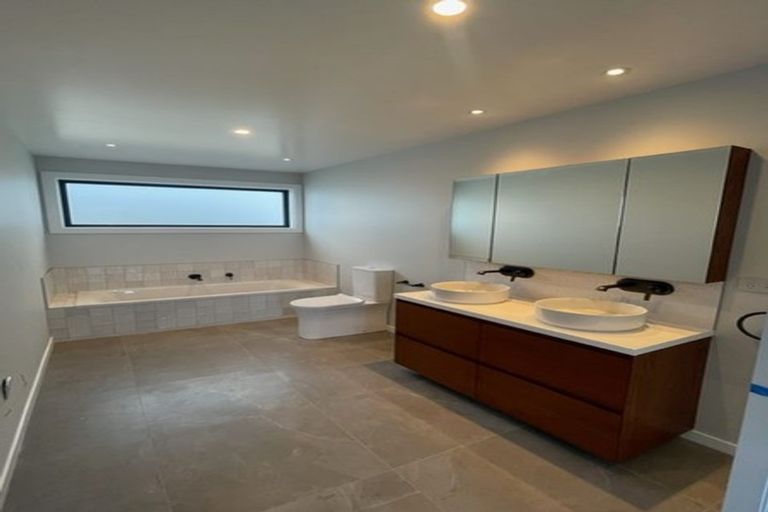 Photo of property in 14 Rotorua Grove, Aotea, Porirua, 5024