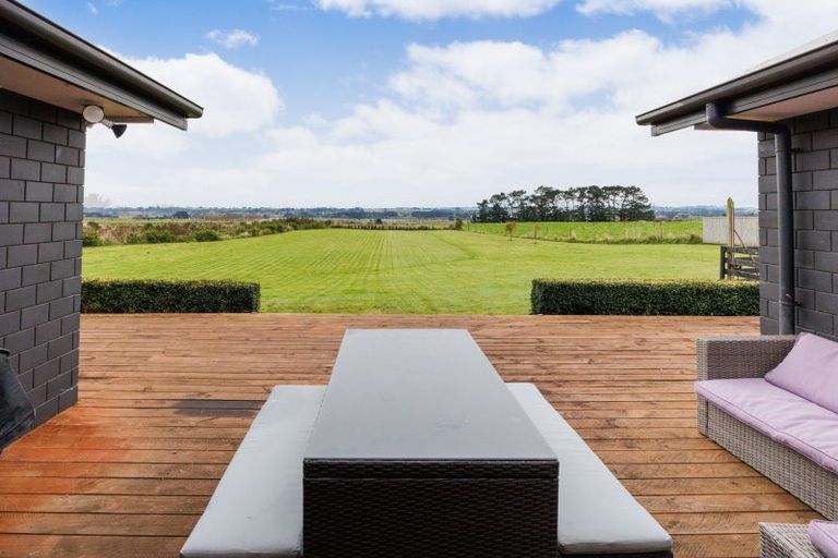 Photo of property in 52 Centre Road, Aokautere, Palmerston North, 4471