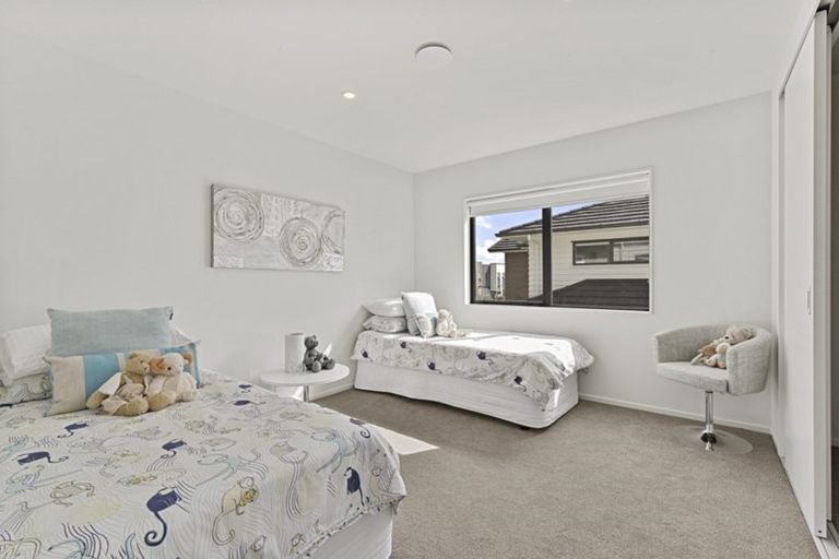 Photo of property in 28 Pepene Avenue, Takanini, 2112