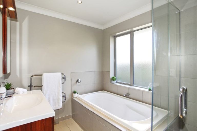 Photo of property in 35 Country Palms Drive, Halswell, Christchurch, 8025