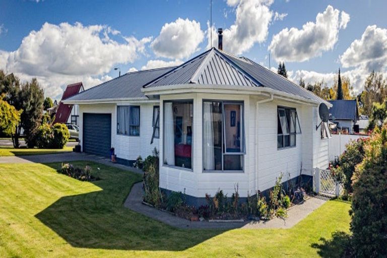 Photo of property in 49 Goldfinch Street, Ohakune, 4625