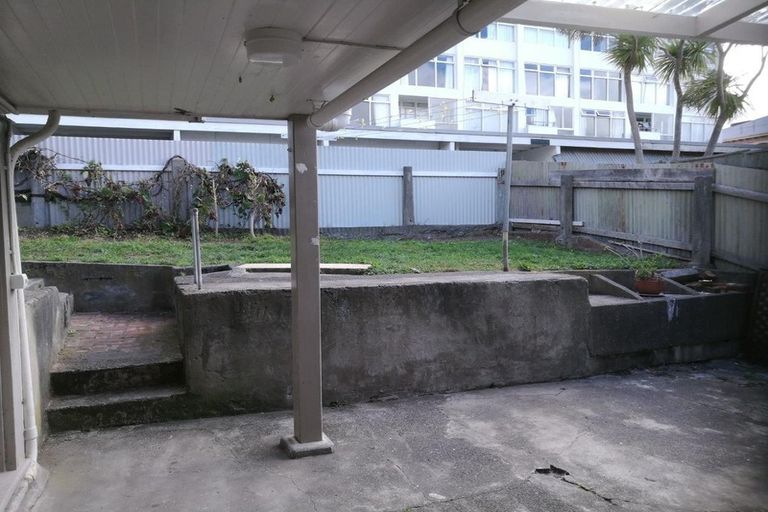 Photo of property in 76 Majoribanks Street, Mount Victoria, Wellington, 6011