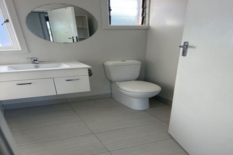 Photo of property in 48 James Laurie Street, Henderson, Auckland, 0612