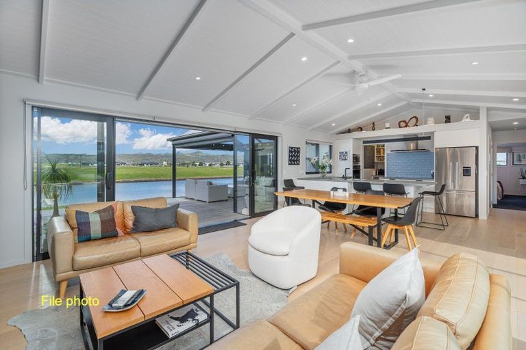 Photo of property in 20 Ngaroma Crescent, Whitianga, 3510