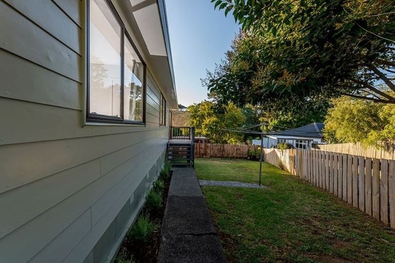 Photo of property in 2/239 Waitemata Drive, Ranui, Auckland, 0612