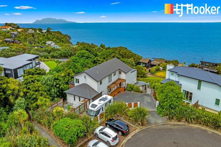 Photo of property in 126-128 Lax Crescent, Leigh, 0985