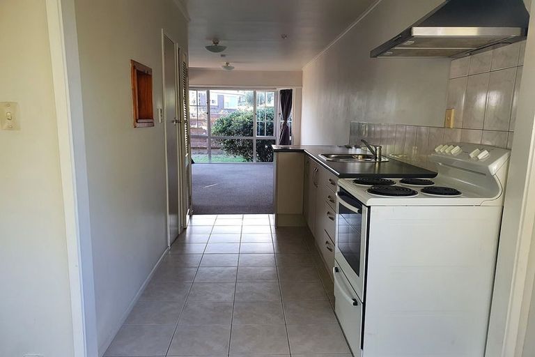 Photo of property in 4/11a Bayside Avenue, Te Atatu Peninsula, Auckland, 0610