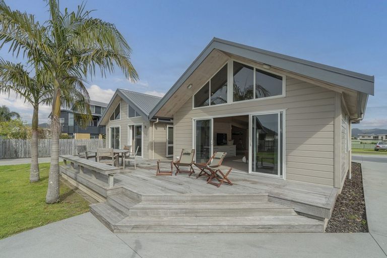 Photo of property in 102 Bond Road, Whangamata, 3620