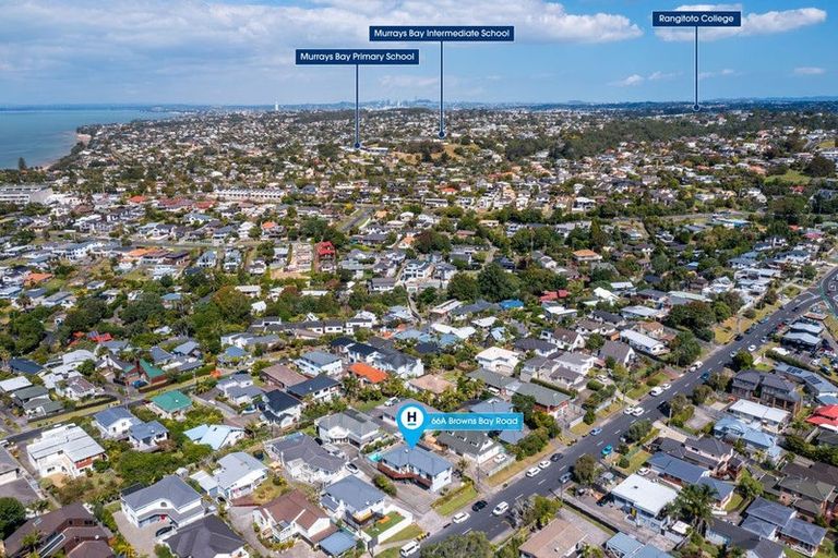 Photo of property in 1/66 Browns Bay Road, Rothesay Bay, Auckland, 0630