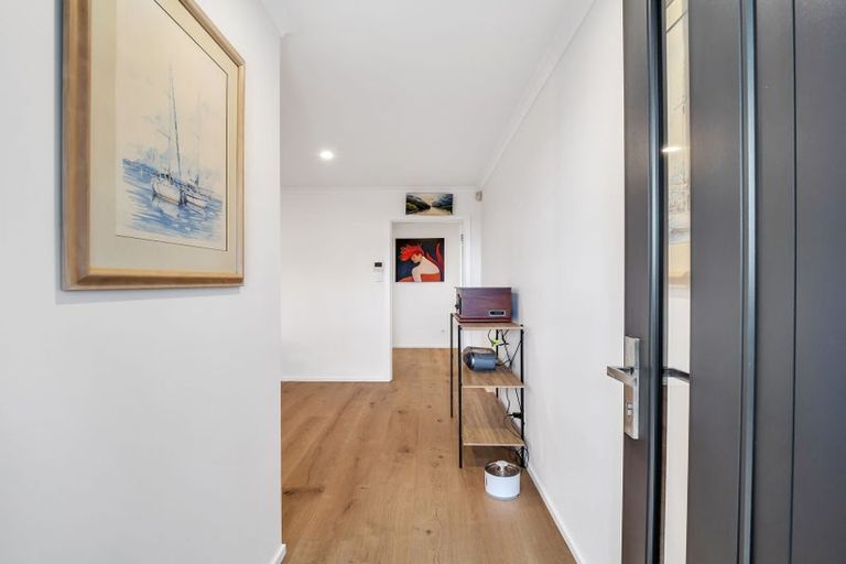 Photo of property in 42 Silicon Way, Fitzherbert, Palmerston North, 4410