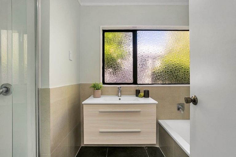 Photo of property in 25 Sunningdale Street, Wattle Downs, Auckland, 2103