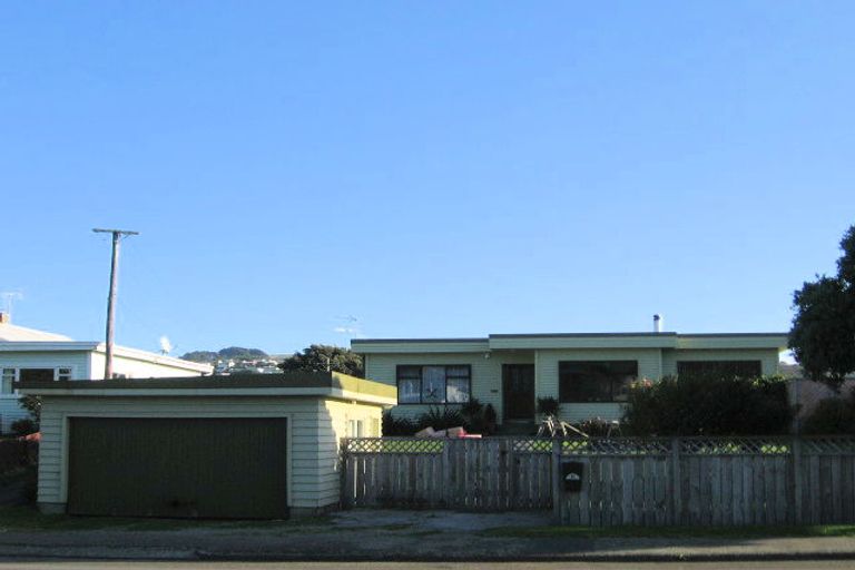 Photo of property in 38 Main Road, Titahi Bay, Porirua, 5022