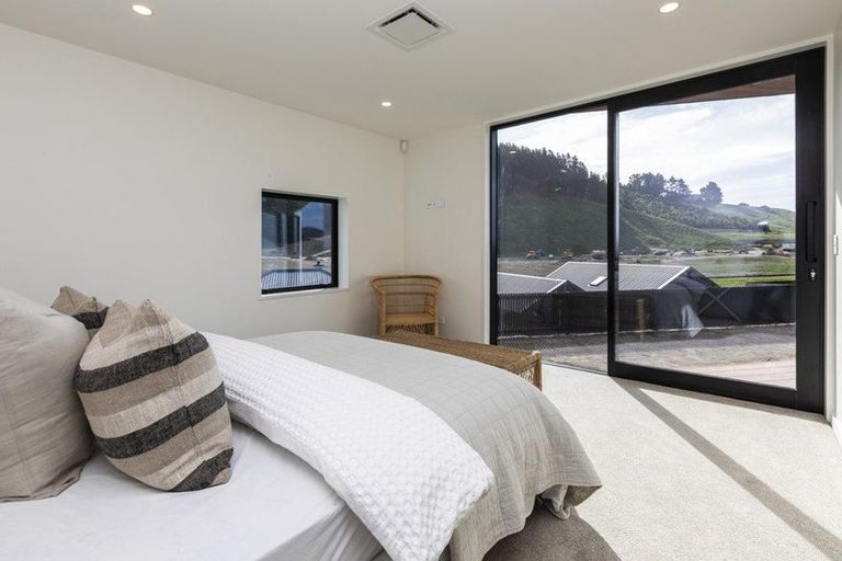 Photo of property in 8 Flowers Lane, Cracroft, Christchurch, 8022