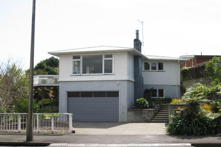 Photo of property in 423 Devon Street East, Strandon, New Plymouth, 4312