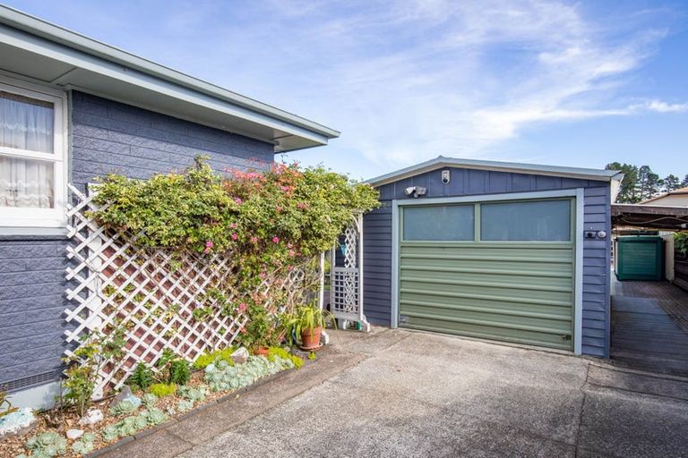 Photo of property in 60 Kawaha Point Road, Kawaha Point, Rotorua, 3010