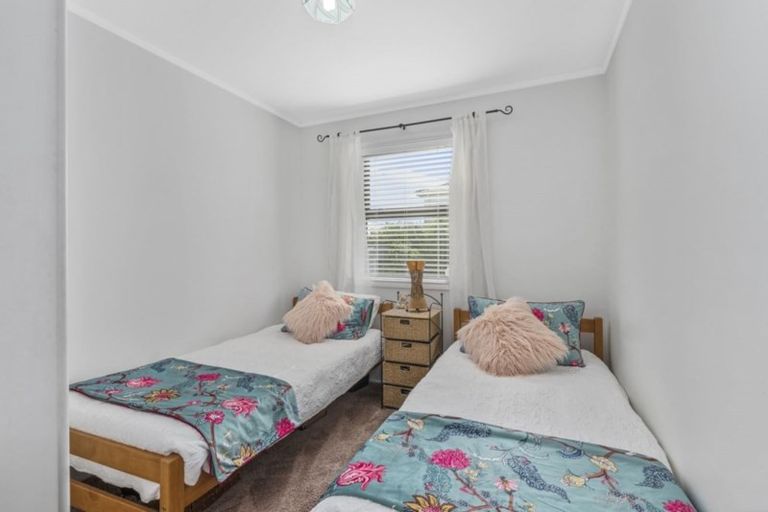 Photo of property in 2/17 County Road, Torbay, Auckland, 0630