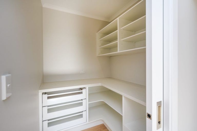 Photo of property in 49 Atlantic Drive, Fitzherbert, Palmerston North, 4410