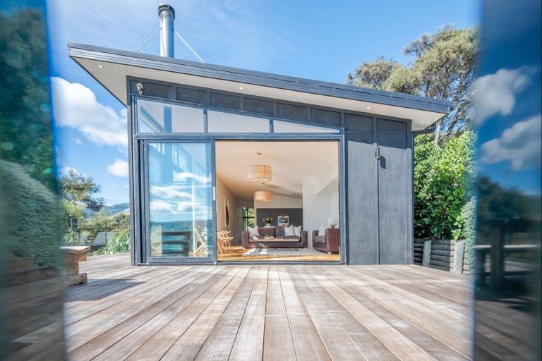 Photo of property in 9 Lushingtons Bay Road, Takamatua, 7581