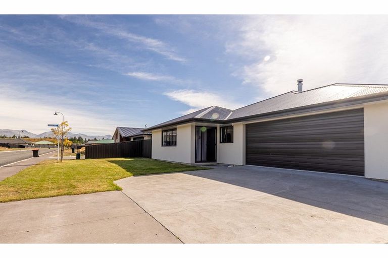 Photo of property in 27 Lakeland Avenue, Twizel, 7901