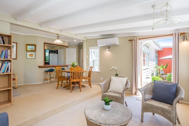 Photo of property in 2 Tui Crescent, Waikanae, 5036