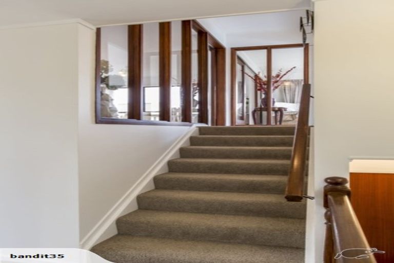 Photo of property in 19 Dowling Place, Pakuranga, Auckland, 2010