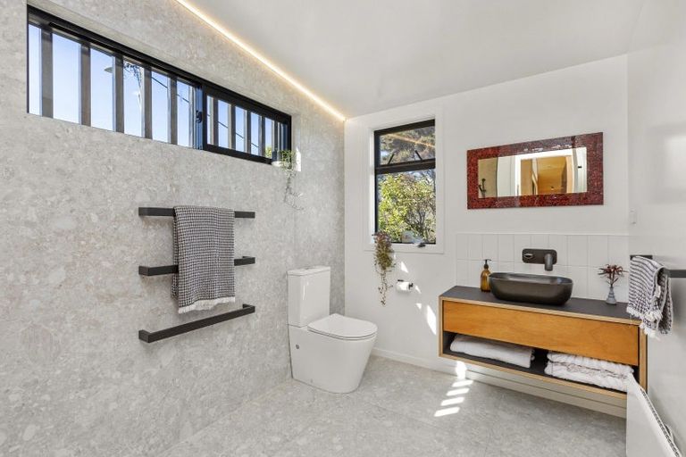 Photo of property in 21 Point Street, Raglan, 3225