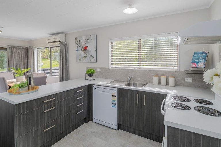 Photo of property in 5 Centennial Drive, Whitianga, 3510