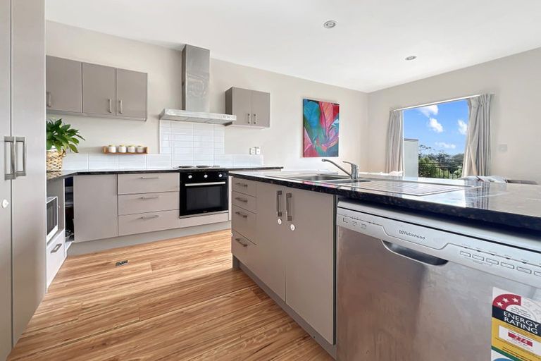 Photo of property in 5/12 Schnapper Rock Road, Schnapper Rock, Auckland, 0632