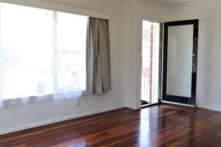 Photo of property in 4/54a Northboro Road, Belmont, Auckland, 0622