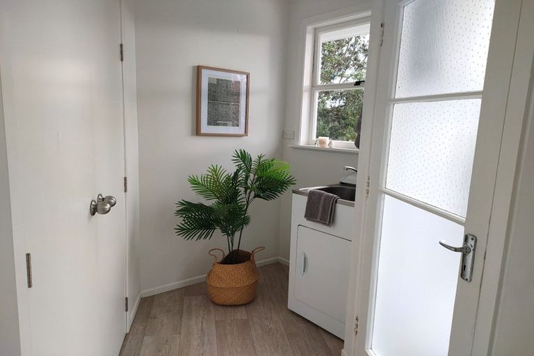 Photo of property in 28 Woodford Avenue, Brookfield, Tauranga, 3110